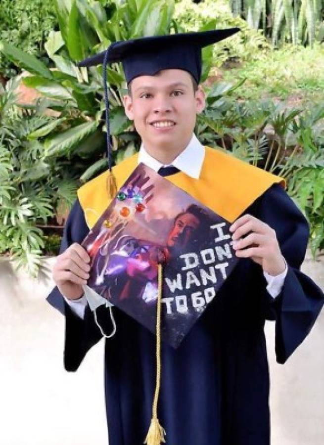 Seniors de La Estancia School celebran juramentación