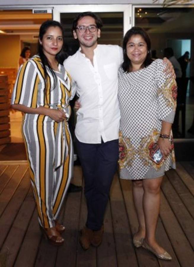 Estilo y Corona dan la bienvenida al verano en una tarde llena de música y sabor