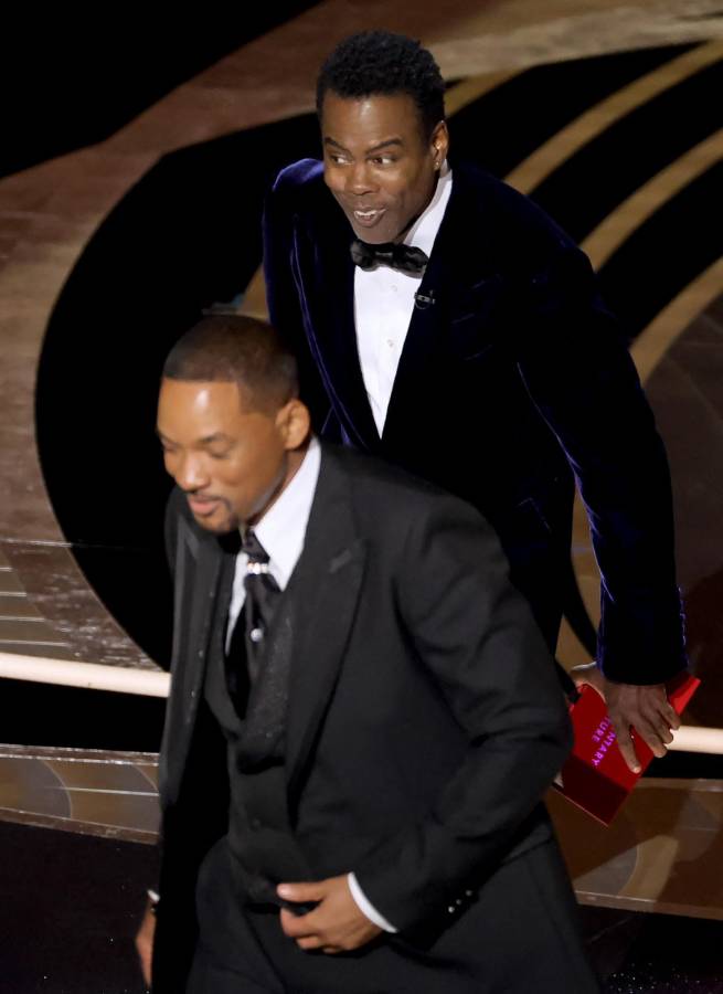 VIDEO: Will Smith golpea a Chris Rock por hablar de su esposa en los Premios Oscar