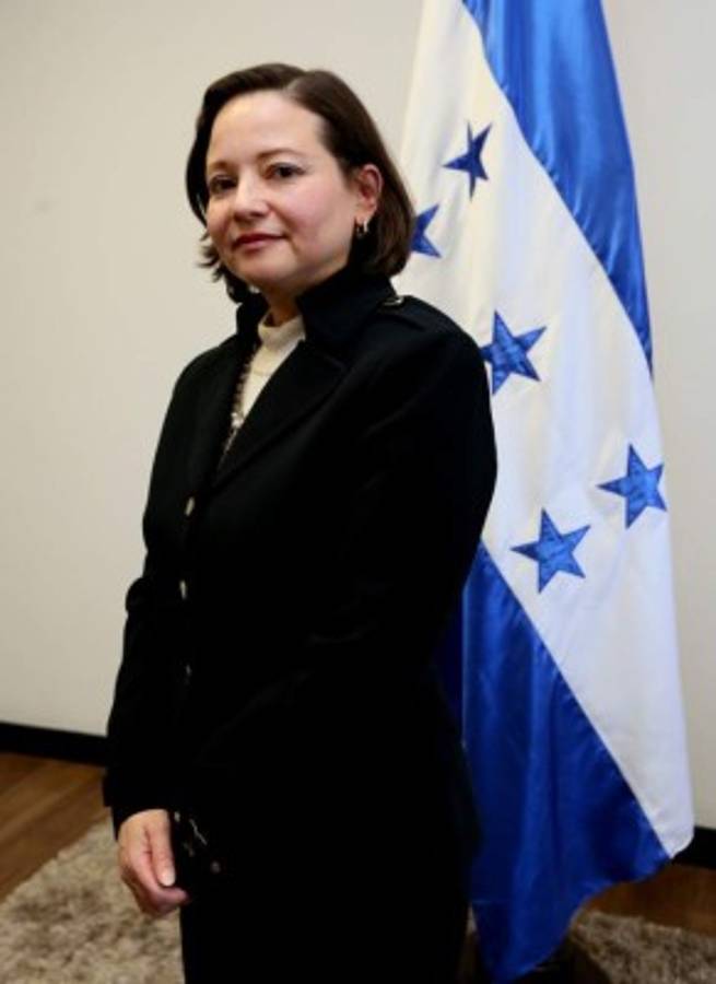 Juramenta a Norma Cerrato como nueva viceministra de Derechos Humanos y Justicia