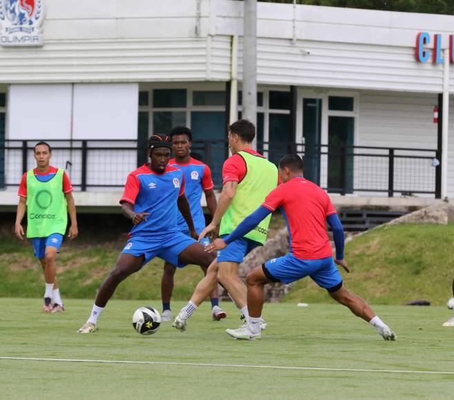 Así fue el regreso de Alberth Elis a entrenamientos del Olimpia