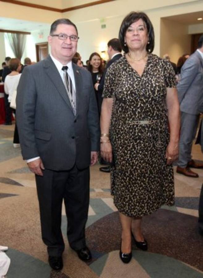 noche de recuerdo entre compañeros