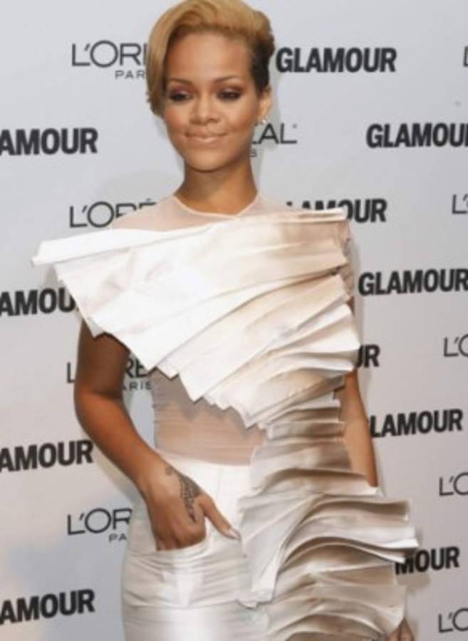 FOTOS: Rihanna y sus 10 looks más desastrosos