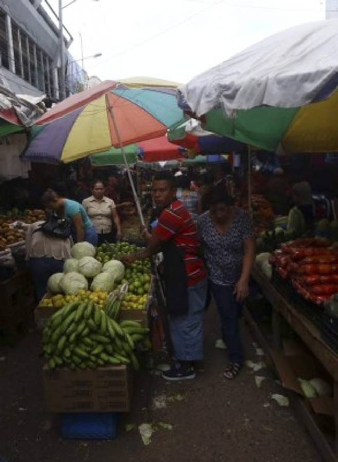 El 80% de los capitalinos compran en los mercados