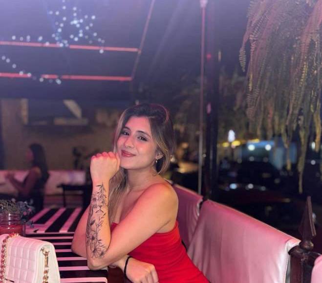 ¡Qué bella! Ella es la hija del exjugador y ahora entrenador Nene Obando