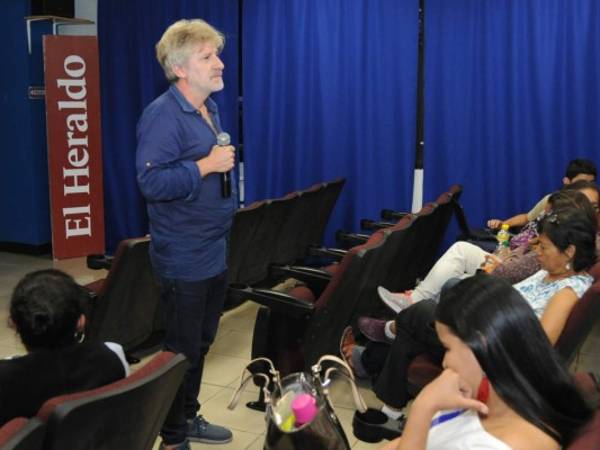 A sala llena se presentó el documental de Gaizka Urresti.