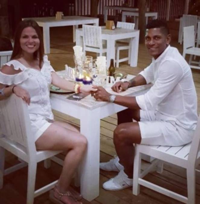 Las románticas fotos que compartió Carlo Costly de su boda