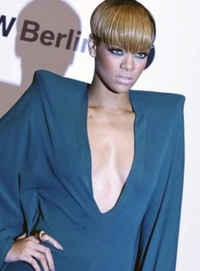 FOTOS: Rihanna y sus 10 looks más desastrosos