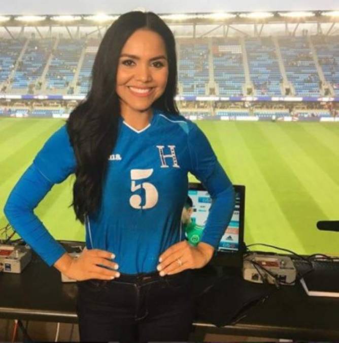 FOTOS: Las cinco bellas hondureñas apasionadas por el fútbol nacional