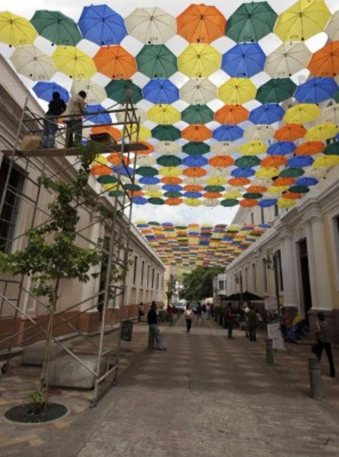 Tegucigalpa se convierte en la ciudad de las sombrillas