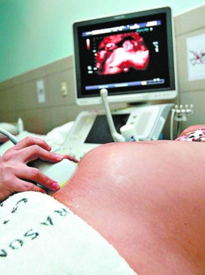 Honduras: Las mujeres que alquilen su vientre recibirán seguro médico