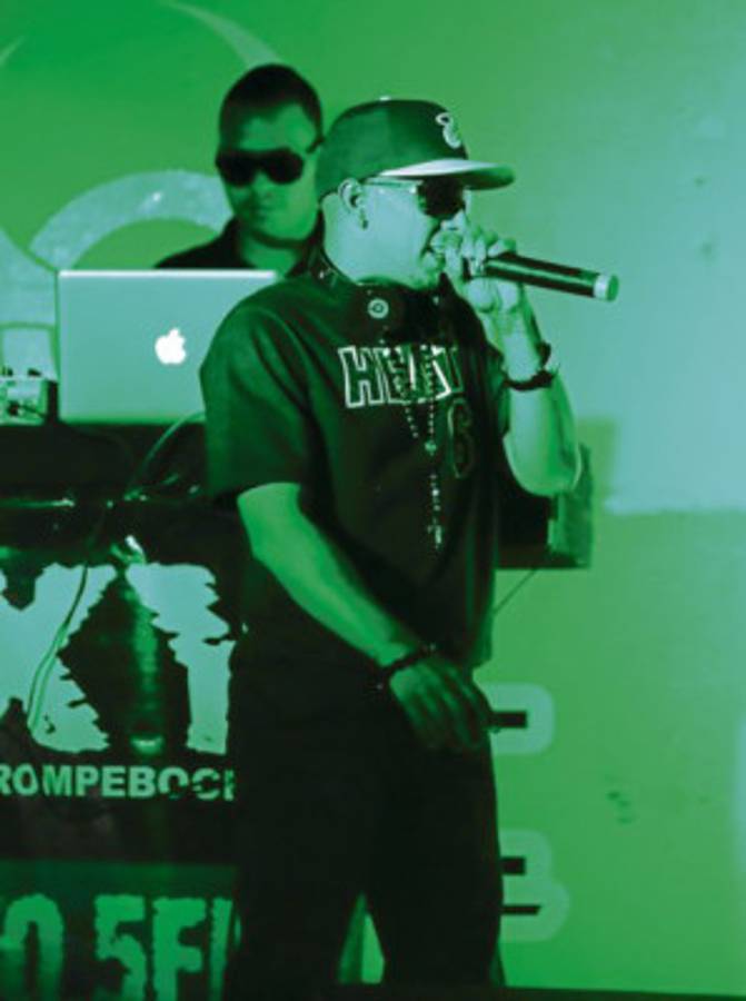 Nicky Jam enciende el verano con fabuloso show