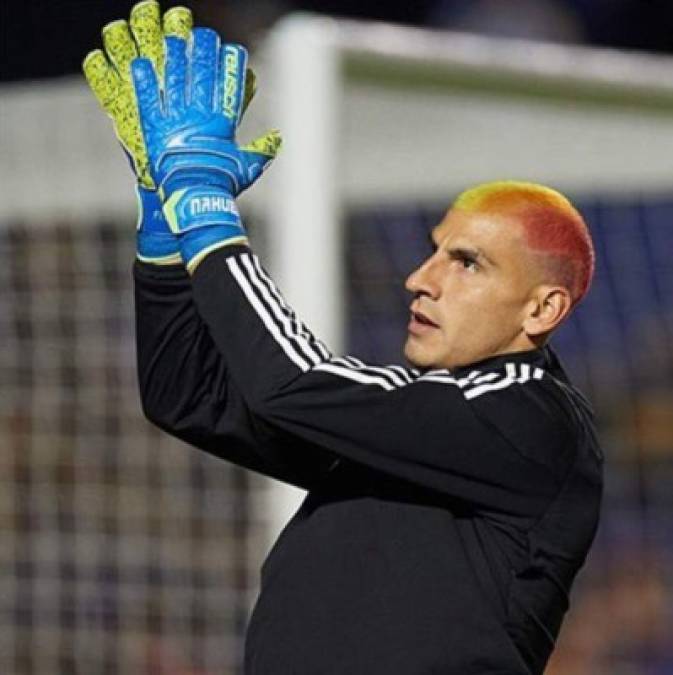 FOTOS: Portero de Tigres sorprende al teñirse el cabello en apoyo a la comunidad LGTBI