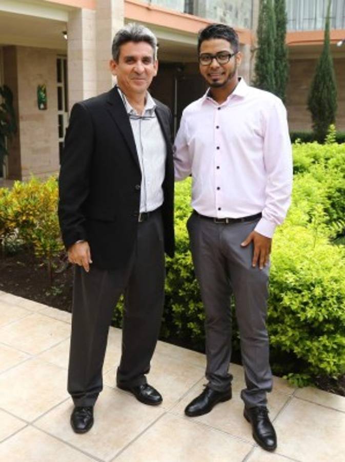 Desayuno para periodistas en casa del embajador estadounidense James Nealon