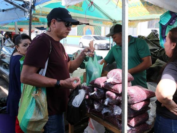 La medida de frijoles denota una rebaja de 10 lempiras en la Ahorro Feria El Lempirita, producto que suministra el IHMA.