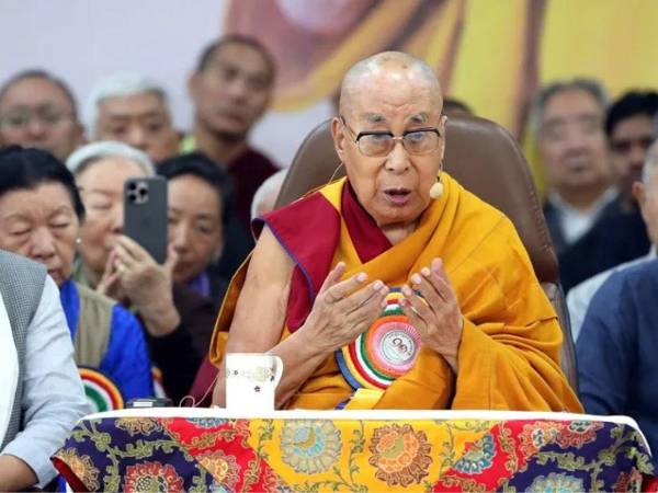 El dalái lama niega cualquier vínculo con Epstein tras aparecer en más de cien registros.