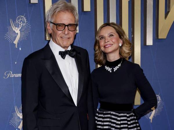 Los actores estadounidenses Harrison Ford y su esposa Calista Flockhart a su llegada a la gala.