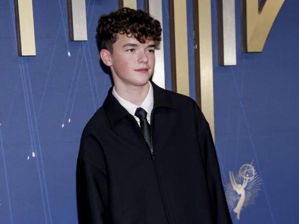 El jovencito de 13 años, Owen Cooper ganó el Emmy por el drama psicológico “Adolescente”.