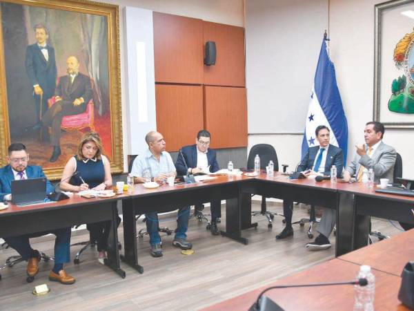 Comisión especial del Congreso Nacional inició la revisión de reformas electorales, con énfasis en la segunda vuelta y la ciudadanización de las mesas.