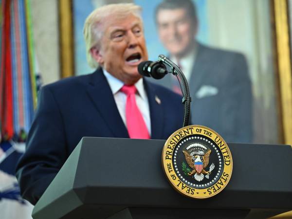 Donald Trump, presidente de los Estados Unidos de América amenazó con retirarse de la OTAN.