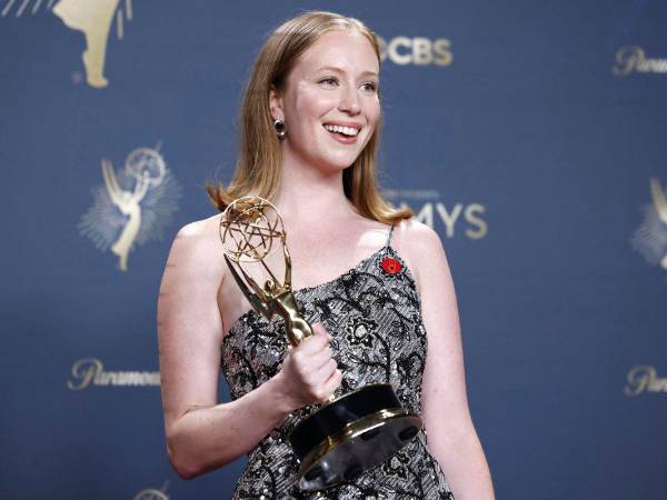 La actriz Hannah Einbinder, tras ganar el Emmy: “¡A la mier. el ICE...!”