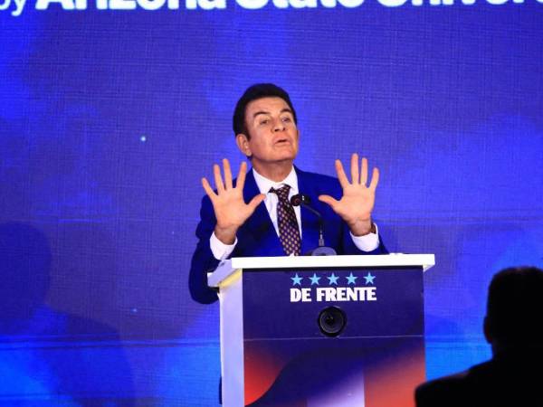 Nasralla aseguró que defenderá la democracia y criticó que “ningún partido tiene derecho a apropiarse del Congreso”.