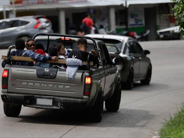 El retorno de miles de hondureños tras el feriado Morazánico se vivió con un intenso flujo vehicular en carreteras y puestos fronterizos.