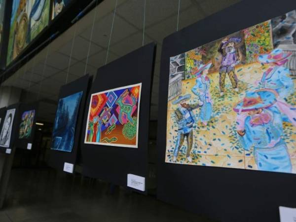 “Mitos y leyendas latinoamericanas” recoge el trabajo de artistas de varios países de la región.