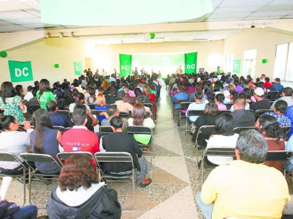 En la DC el conflicto se origina por las disputas entre C. Asensio y Corrales.