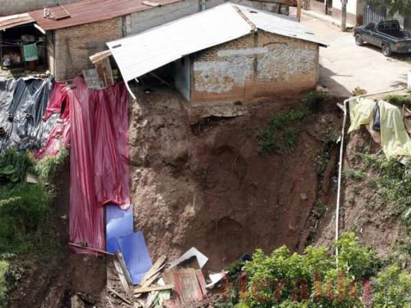 Según expertos, el impacto de las tormentas también se debe al mal ordenamiento territorial, pues la gente construye sus viviendas en sectores vulnerables.