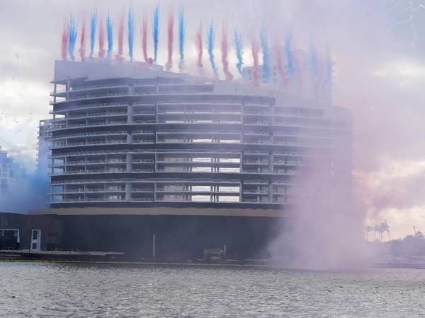 Inversiones. El icónico hotel Mandarn de Miami (EE UU), uno de los más lujosos de Estados Unidos, demolido tras más de 25 años en pie para dar paso a un nuevo proyecto aún más exclusivo. Según las autoridades, fue la mayor implosión en Miami en más de una década.