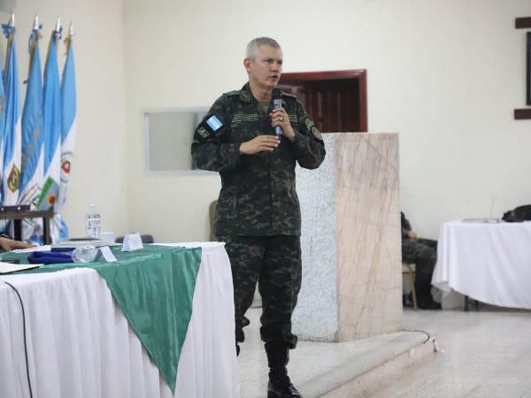 El jefe del Estado Mayor Conjunto sigue atacando a Grupo OPSA y a su presidente, Jorge Canahuati.