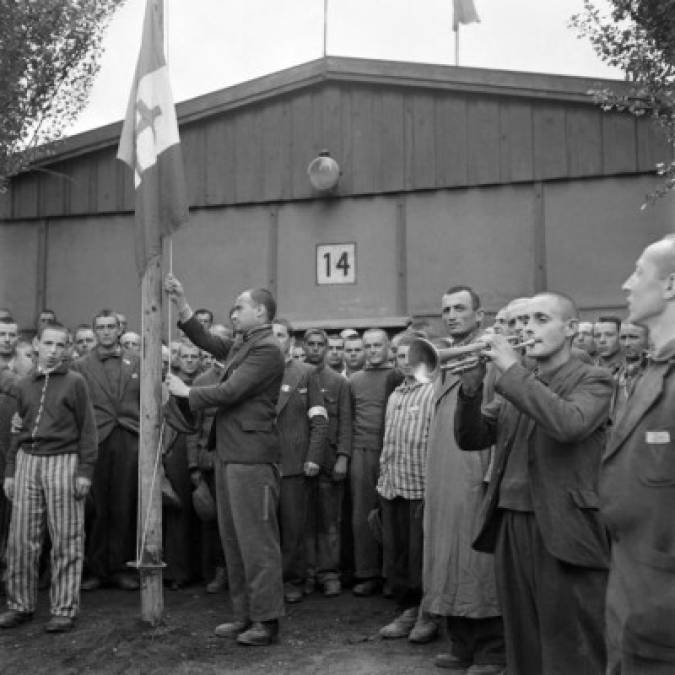 Rostros esqueléticos y pilas de cadáveres, el horror de los campos de exterminio nazi