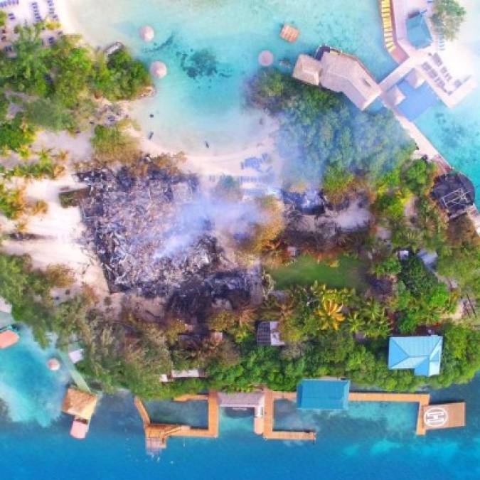 Las imágenes más impactantes del incendio en un centro turístico de Roatán