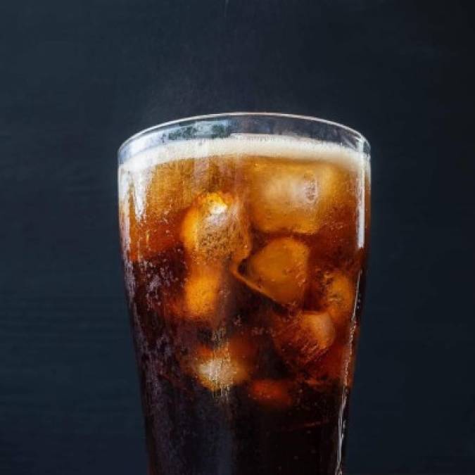 Exceso de cafeína, sal y alcohol: 15 hábitos comunes que dañan tus riñones y no lo sabías