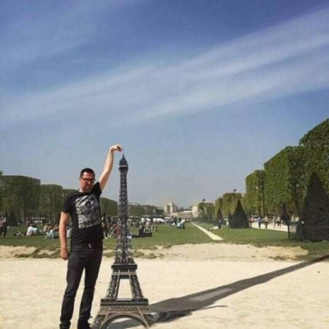 Los 'photoshops' más divertidos del hombre que intentó tomarse una foto tocando la Torre Eiffel