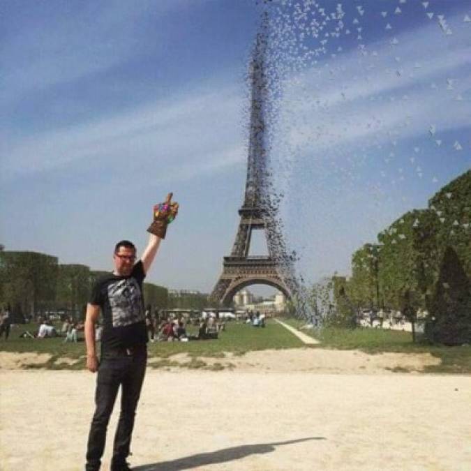 Los 'photoshops' más divertidos del hombre que intentó tomarse una foto tocando la Torre Eiffel