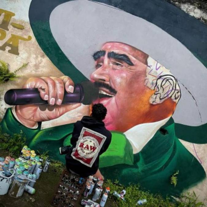 'Desde Honduras para el mundo': Grafitero hondureño inmortaliza a Vicente Fernández con increíble mural (FOTOS)