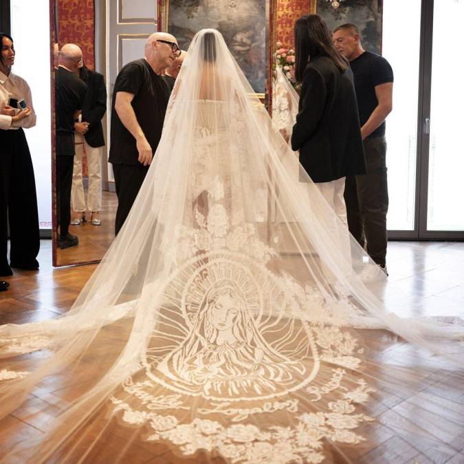 FOTOS: Así fue la lujosa y extravagante boda de Kourtney Kardashian y Travis Barker