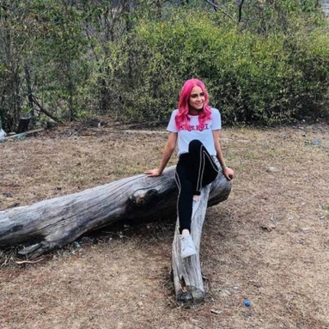 La bella joven que dedicó emotivo mensaje a su mamá en graduación