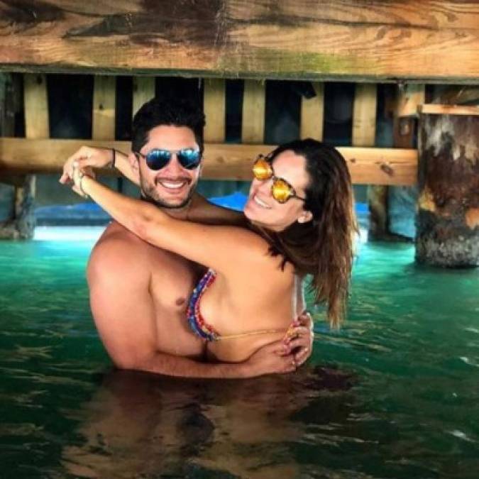 Fotos: Famosas que iniciaron el 2018 con tremendos bikinazos en redes sociales