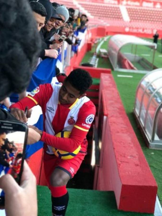 Hondureños arroparon al Choco Lozano en su presentación oficial con el Girona FC