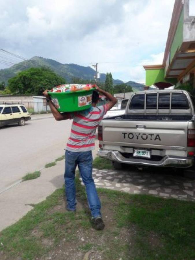 Joel Urbina, el hondureño que vendiendo pan se convertirá en ingeniero