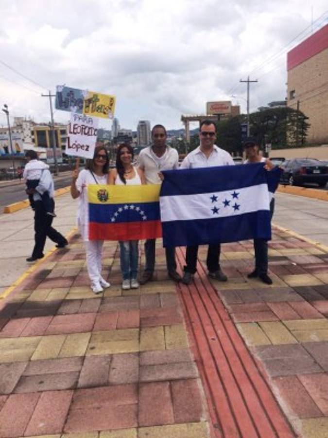 Realizan plantón a favor de Leopoldo López en la capital de Honduras