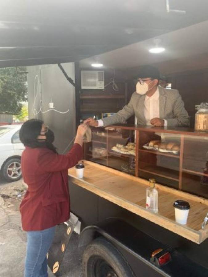 Capitalinos emprendedores venden café sobre ruedas