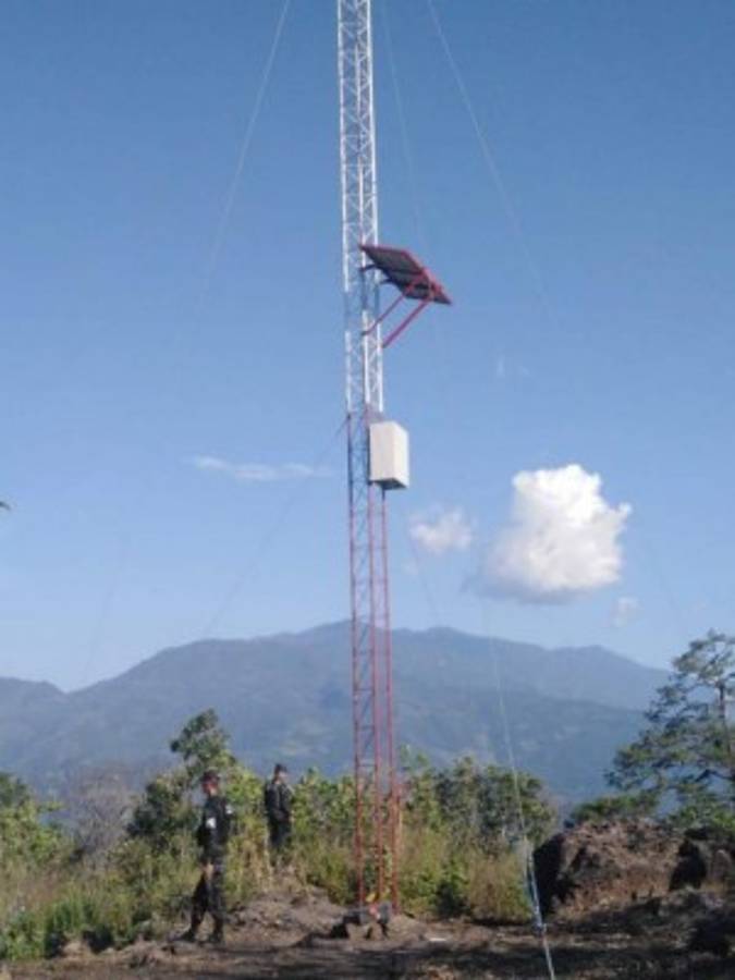 Entre los implementos decomisados hay un panel solar.