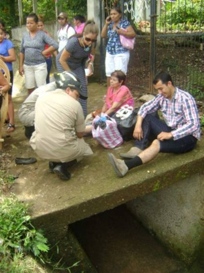 Accidente en Santa Cruz de Yojoa deja unos 15 heridos