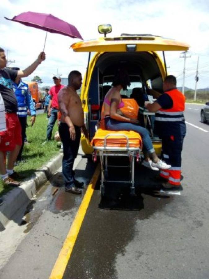 Dos heridos deja incendio de microbús en Amarateca, Francisco Morazán