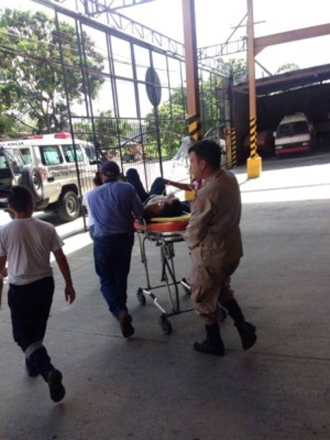 Joven resulta con graves quemaduras al rozar cables de alta tensión