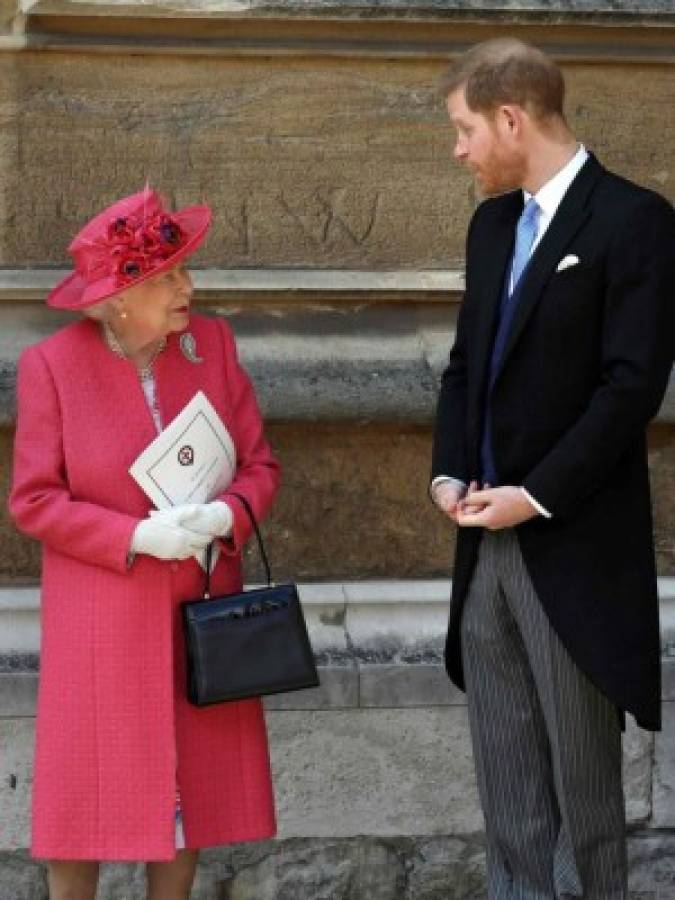 Reina Isabel convoca una reunión familiar tras la crisis provocada por Harry y Meghan